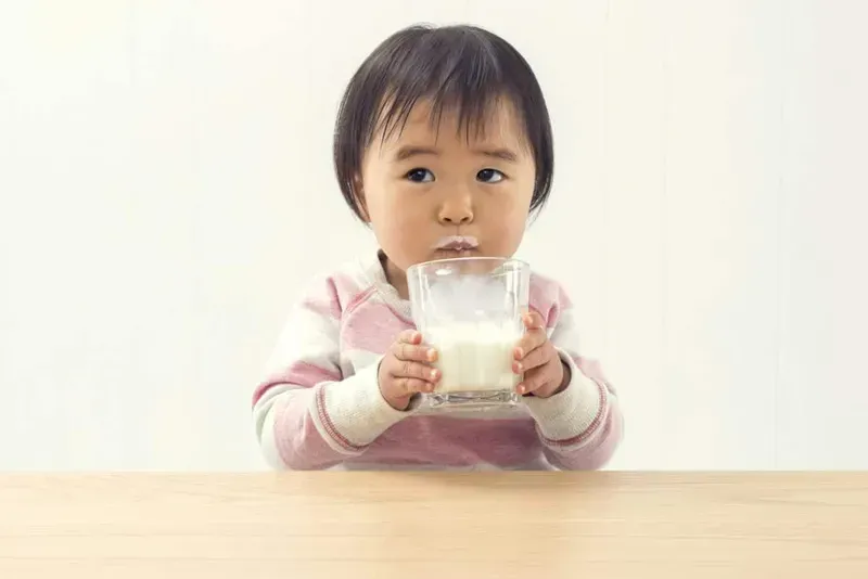 Lựa chọn các dòng sữa tăng cân cho bé dưới 1 tuổi phù hợp với hệ tiêu hóa non nớt